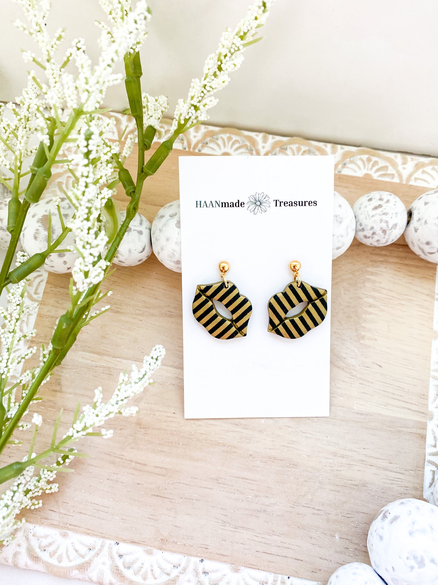 Black & Gold Candy Stripe Lips