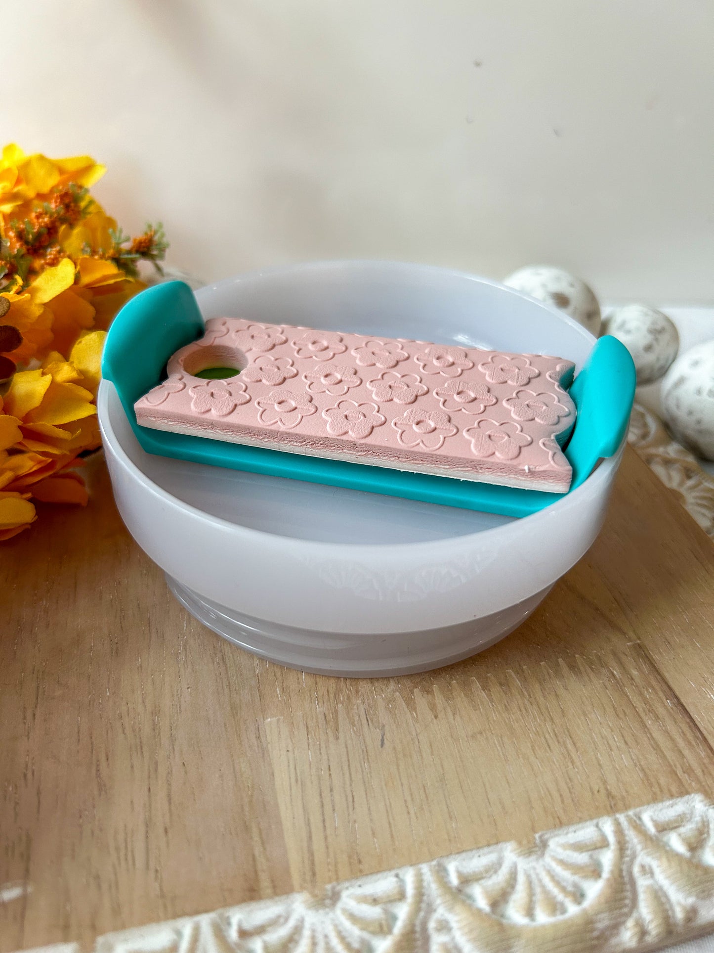 Textured Checkered Flower Stanley Topper