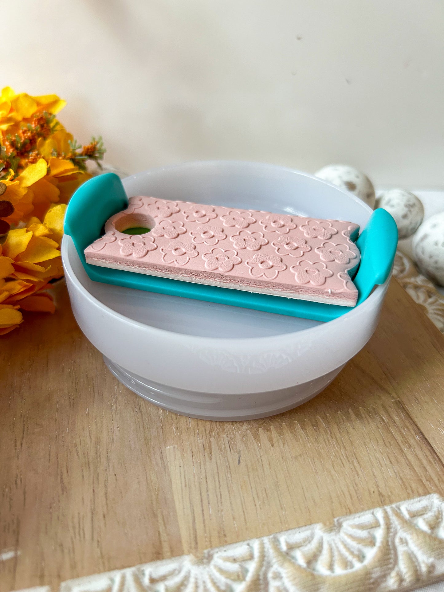Textured Checkered Flower Stanley Topper