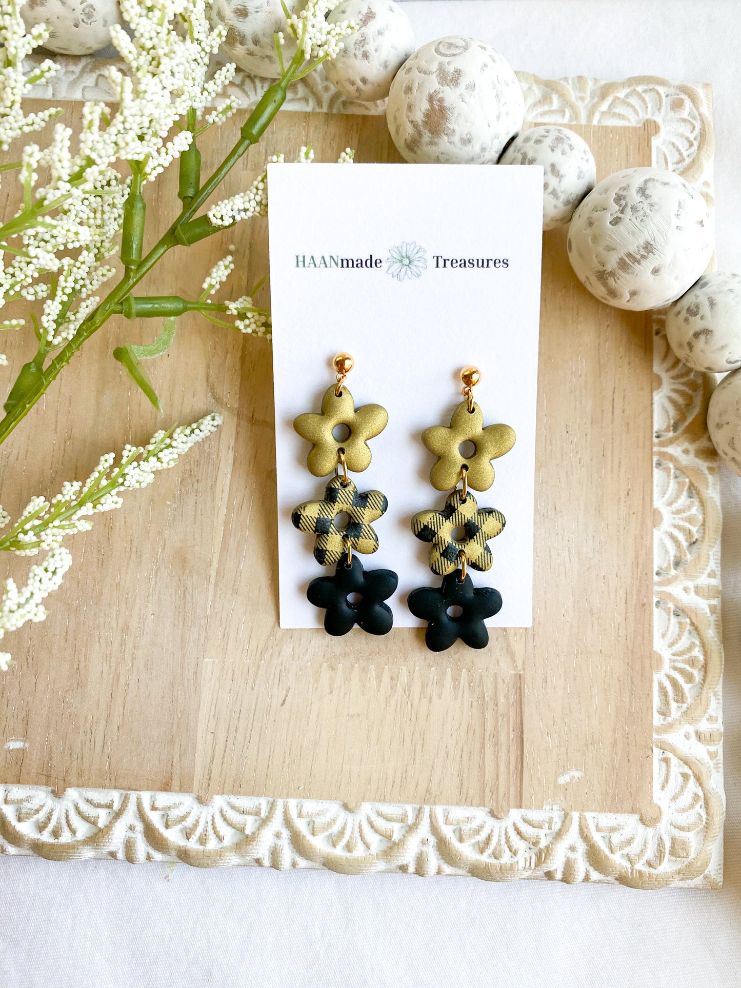 Black & Gold Checkered Flowers