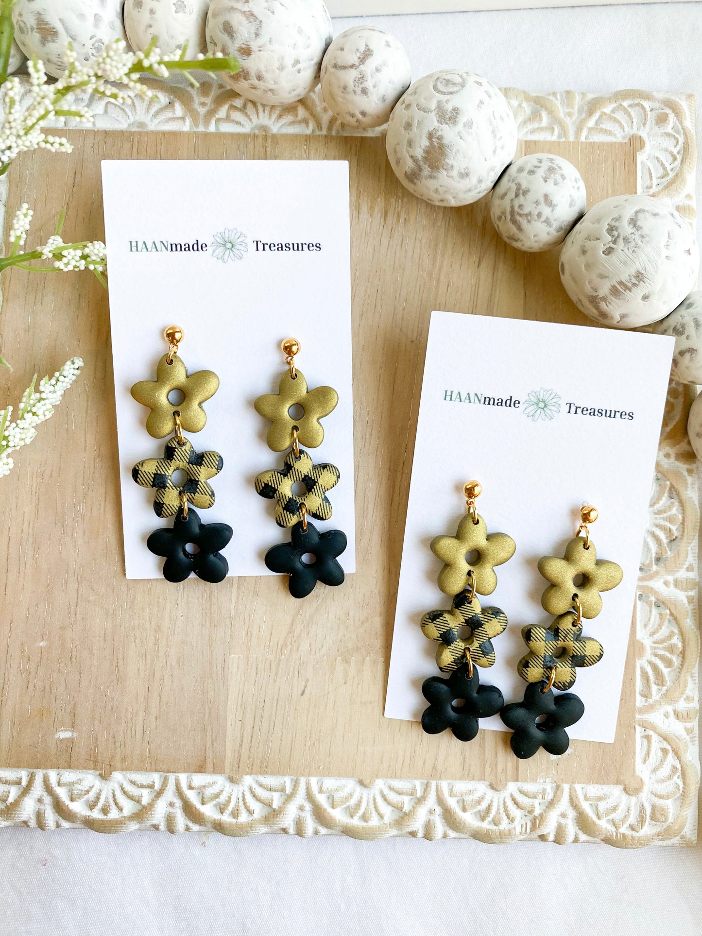 Black & Gold Checkered Flowers