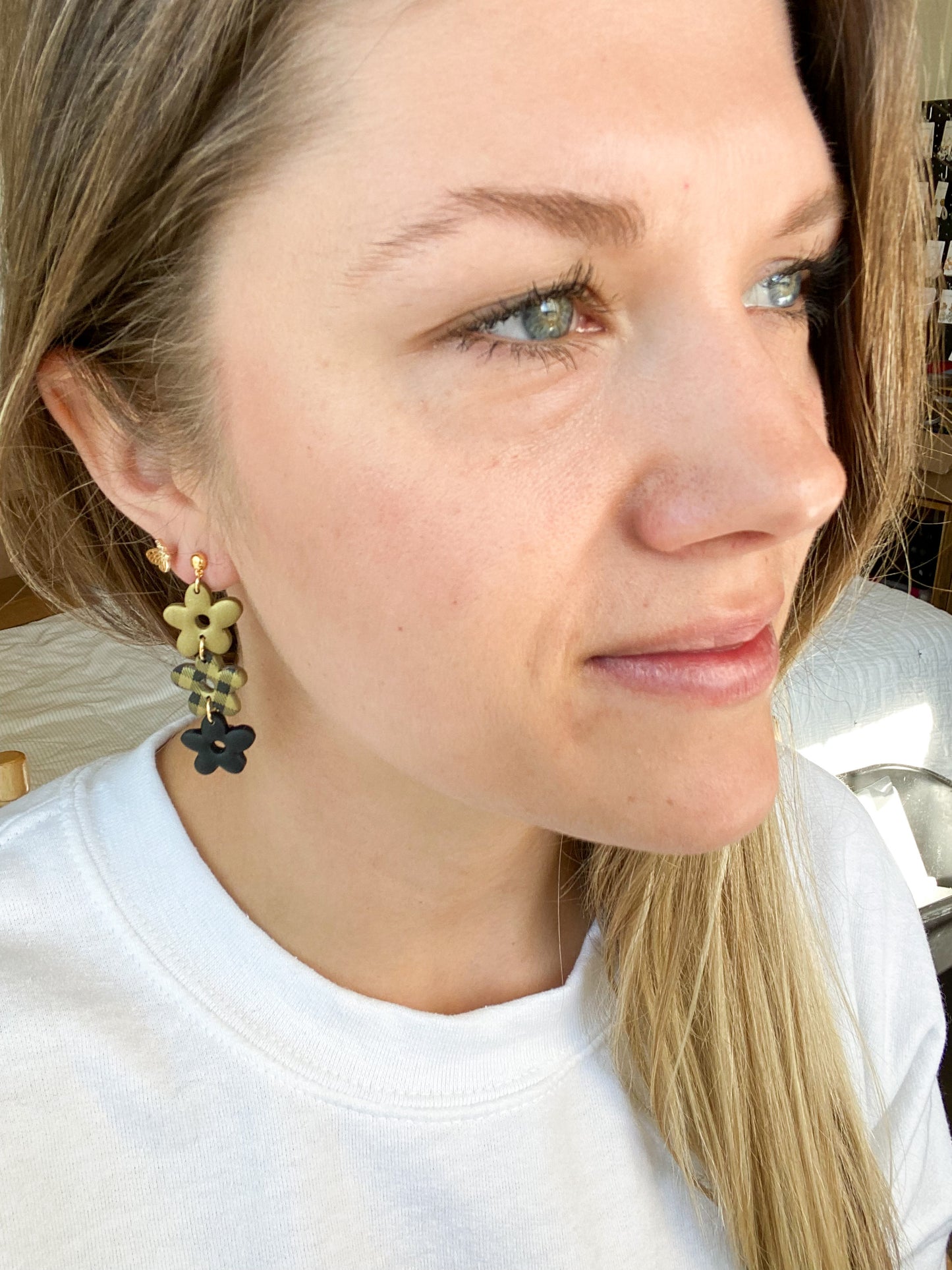 Black & Gold Checkered Flowers