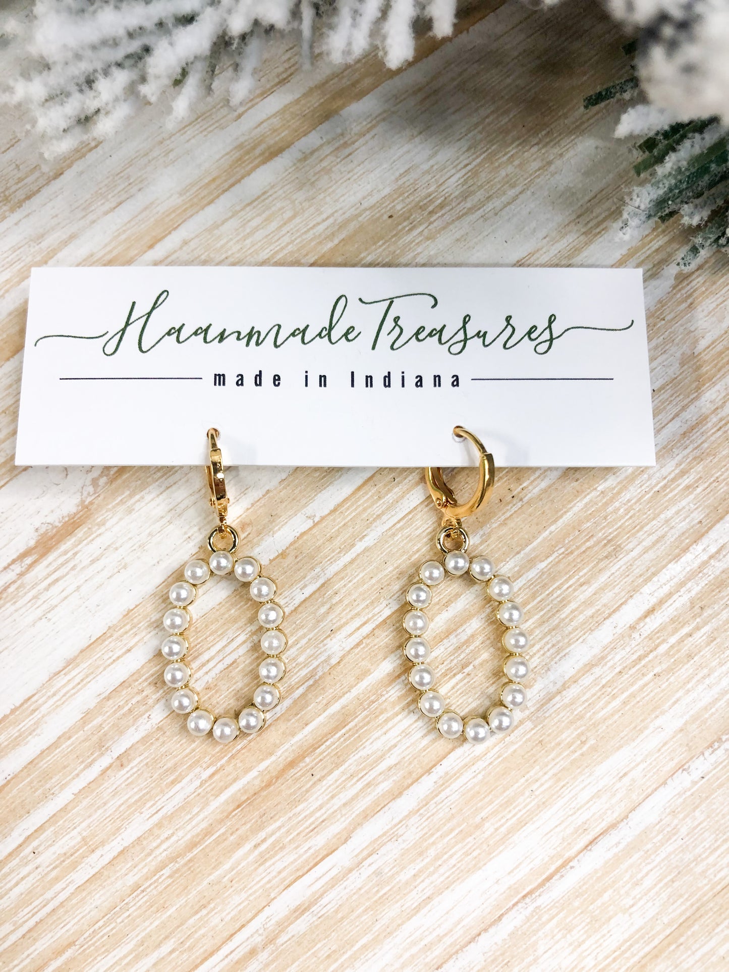 Pearl Oval Small Dangles