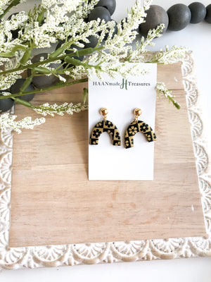 Open image in slideshow, Black &amp; Gold Flower Checkers
